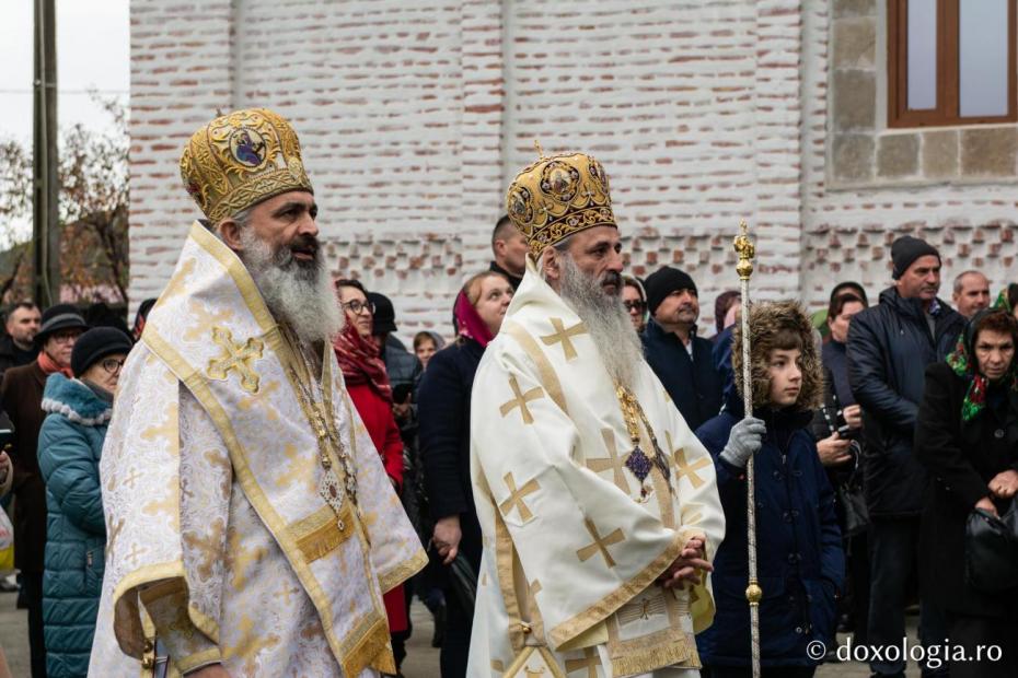 Biserica Parohiei Lupăria Cotnari, sfințită de doi arhierei / Foto: Mihail Vrăjitoru