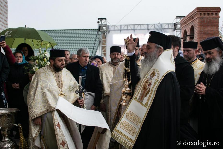 Biserica Parohiei Lupăria Cotnari, sfințită de doi arhierei / Foto: Mihail Vrăjitoru